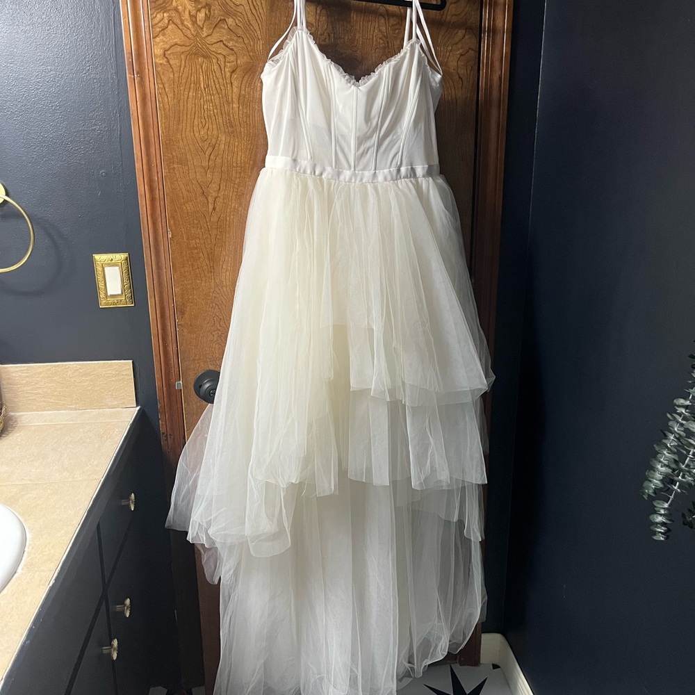 Elegant White Layered Dress